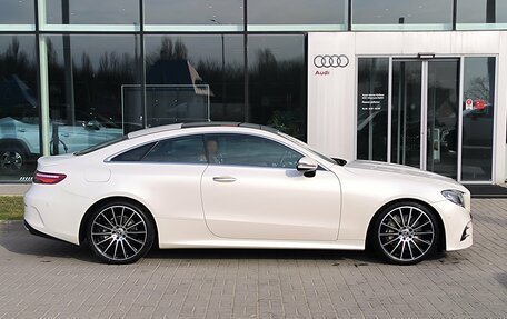 Mercedes-Benz E-Класс, 2018 год, 3 590 000 рублей, 7 фотография