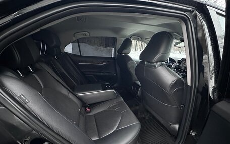 Toyota Camry, 2021 год, 2 980 000 рублей, 10 фотография