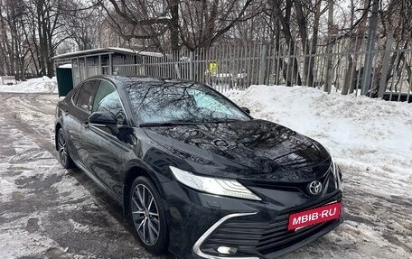 Toyota Camry, 2021 год, 2 980 000 рублей, 2 фотография