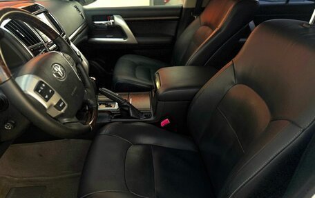 Toyota Land Cruiser 200, 2012 год, 3 299 000 рублей, 8 фотография