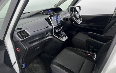 Nissan Serena IV, 2019 год, 3 000 000 рублей, 9 фотография