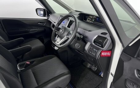 Nissan Serena IV, 2019 год, 3 000 000 рублей, 12 фотография