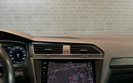 Volkswagen Tiguan II, 2018 год, 2 950 000 рублей, 14 фотография