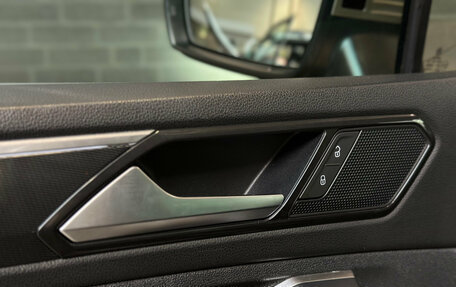 Volkswagen Tiguan II, 2018 год, 2 950 000 рублей, 17 фотография