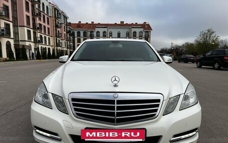 Mercedes-Benz E-Класс, 2011 год, 1 490 000 рублей, 2 фотография