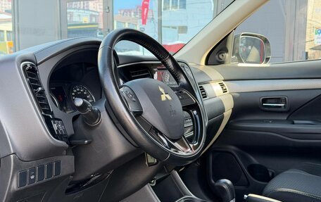 Mitsubishi Outlander III рестайлинг 3, 2016 год, 1 990 000 рублей, 16 фотография