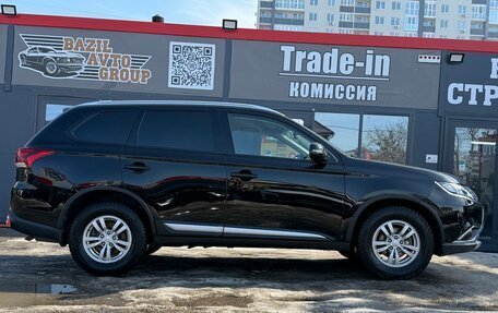 Mitsubishi Outlander III рестайлинг 3, 2016 год, 1 990 000 рублей, 13 фотография