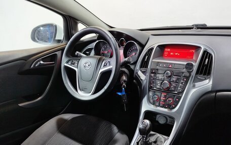 Opel Astra J, 2013 год, 940 000 рублей, 14 фотография