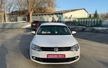 Volkswagen Jetta VI, 2012 год, 850 000 рублей, 1 фотография