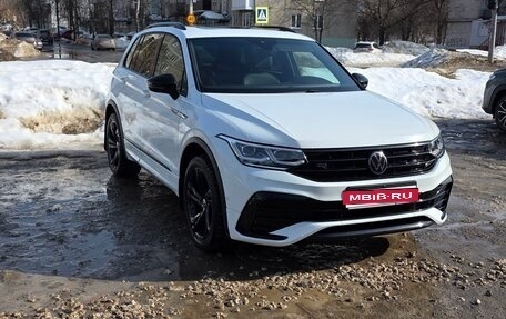 Volkswagen Tiguan II, 2021 год, 4 900 000 рублей, 1 фотография