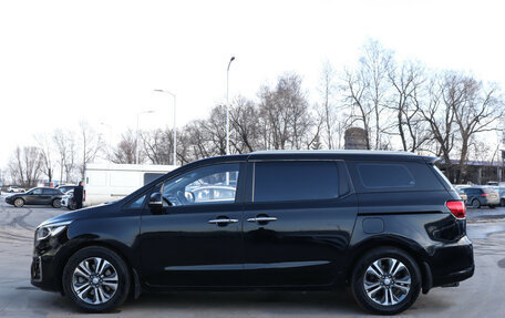 KIA Carnival III, 2019 год, 2 500 000 рублей, 8 фотография