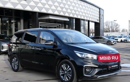 KIA Carnival III, 2019 год, 2 500 000 рублей, 3 фотография