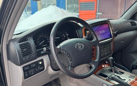 Toyota Land Cruiser 100 рестайлинг 2, 2006 год, 3 100 000 рублей, 12 фотография