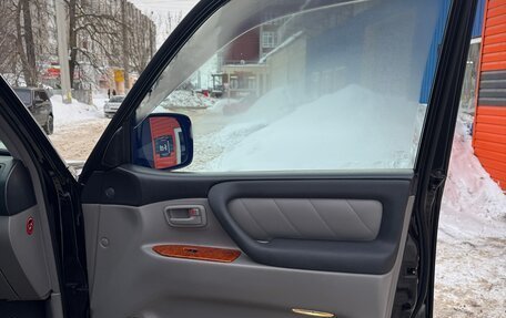 Toyota Land Cruiser 100 рестайлинг 2, 2006 год, 3 100 000 рублей, 14 фотография