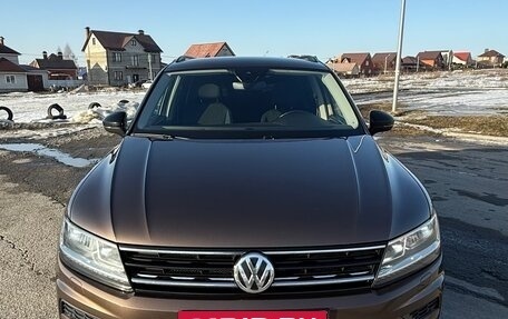 Volkswagen Tiguan II, 2020 год, 2 600 000 рублей, 3 фотография