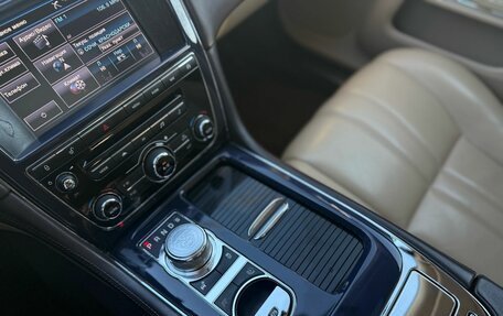 Jaguar XJ IV (X351), 2013 год, 1 880 000 рублей, 10 фотография