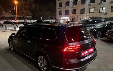 Volkswagen Passat B8 рестайлинг, 2018 год, 3 350 000 рублей, 15 фотография