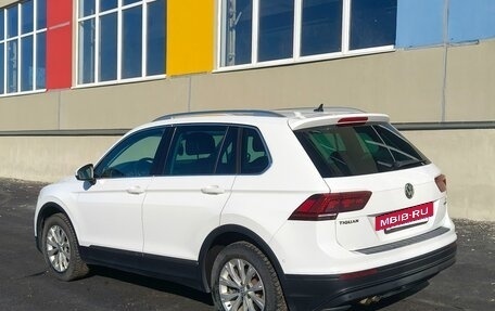 Volkswagen Tiguan II, 2017 год, 2 200 000 рублей, 3 фотография