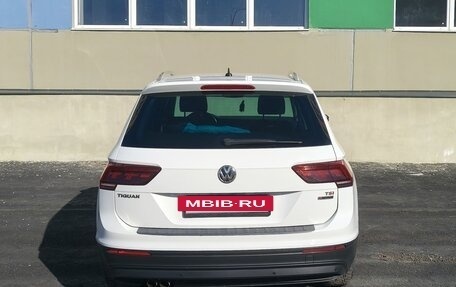 Volkswagen Tiguan II, 2017 год, 2 200 000 рублей, 4 фотография