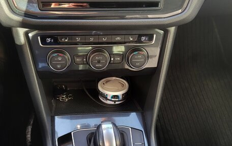 Volkswagen Tiguan II, 2017 год, 2 200 000 рублей, 14 фотография