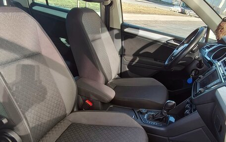 Volkswagen Tiguan II, 2017 год, 2 200 000 рублей, 12 фотография