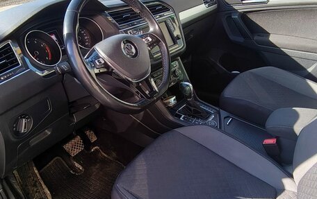 Volkswagen Tiguan II, 2017 год, 2 200 000 рублей, 11 фотография