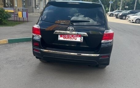 Toyota Highlander III, 2012 год, 1 850 000 рублей, 4 фотография