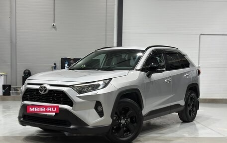 Toyota RAV4, 2021 год, 3 400 000 рублей, 3 фотография