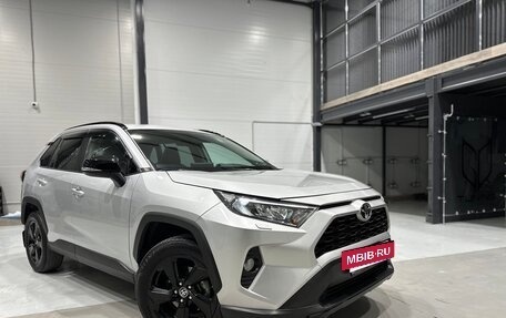 Toyota RAV4, 2021 год, 3 400 000 рублей, 2 фотография