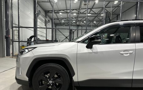 Toyota RAV4, 2021 год, 3 400 000 рублей, 10 фотография