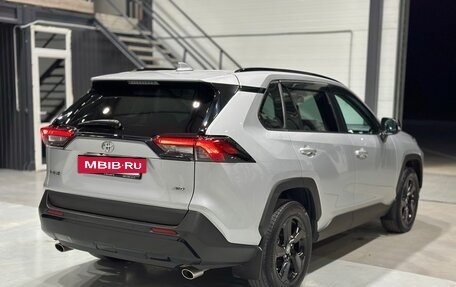 Toyota RAV4, 2021 год, 3 400 000 рублей, 6 фотография