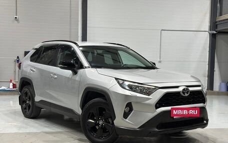 Toyota RAV4, 2021 год, 3 400 000 рублей, 4 фотография