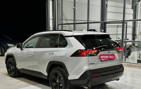 Toyota RAV4, 2021 год, 3 400 000 рублей, 5 фотография