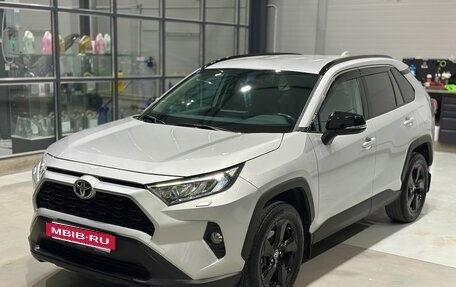 Toyota RAV4, 2021 год, 3 400 000 рублей, 14 фотография