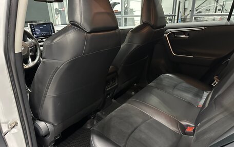 Toyota RAV4, 2021 год, 3 400 000 рублей, 19 фотография