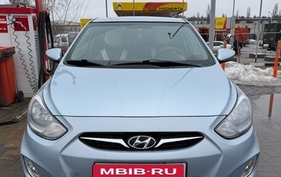 Hyundai Solaris II рестайлинг, 2012 год, 800 000 рублей, 1 фотография