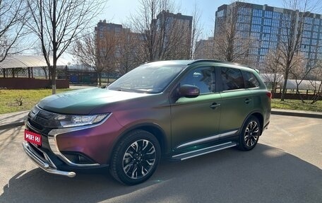 Mitsubishi Outlander III рестайлинг 3, 2021 год, 2 280 000 рублей, 1 фотография