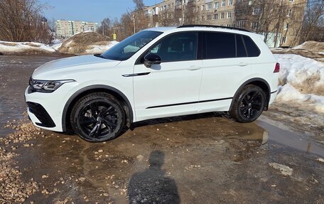 Volkswagen Tiguan II, 2021 год, 4 900 000 рублей, 3 фотография