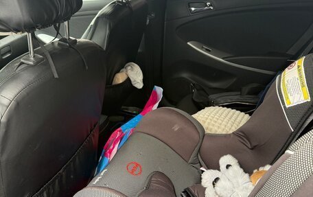 Hyundai Solaris II рестайлинг, 2012 год, 800 000 рублей, 15 фотография