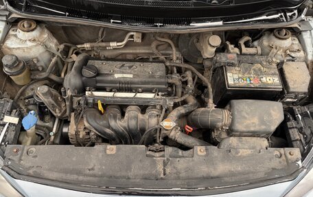 Hyundai Solaris II рестайлинг, 2012 год, 800 000 рублей, 18 фотография