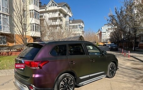 Mitsubishi Outlander III рестайлинг 3, 2021 год, 2 280 000 рублей, 6 фотография