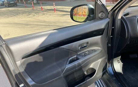 Mitsubishi Outlander III рестайлинг 3, 2021 год, 2 280 000 рублей, 11 фотография