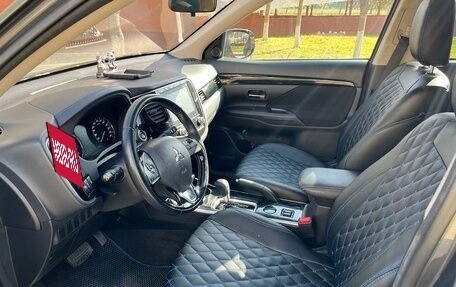 Mitsubishi Outlander III рестайлинг 3, 2021 год, 2 280 000 рублей, 10 фотография