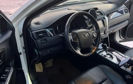 Toyota Camry, 2014 год, 1 680 000 рублей, 6 фотография