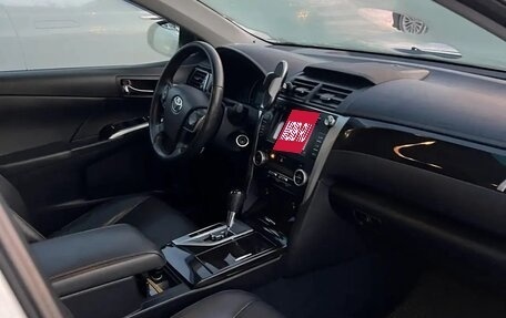 Toyota Camry, 2014 год, 1 680 000 рублей, 7 фотография