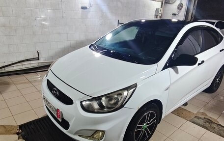 Hyundai Solaris II рестайлинг, 2012 год, 490 000 рублей, 2 фотография