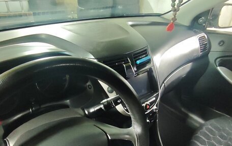 Hyundai Solaris II рестайлинг, 2012 год, 490 000 рублей, 7 фотография