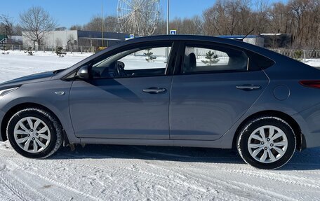 Hyundai Solaris II рестайлинг, 2017 год, 1 300 000 рублей, 3 фотография