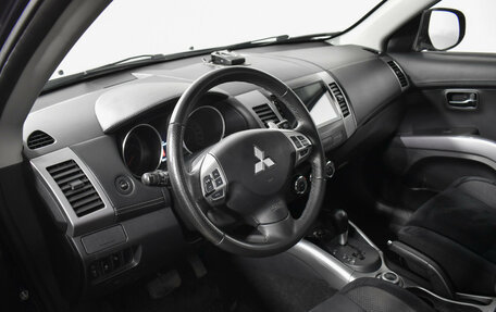 Mitsubishi Outlander III рестайлинг 3, 2011 год, 1 029 000 рублей, 9 фотография