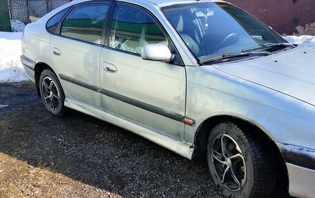 Toyota Avensis III рестайлинг, 1998 год, 173 000 рублей, 4 фотография